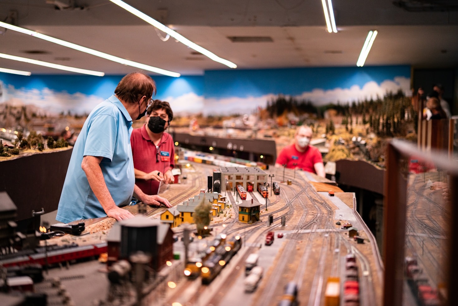 Why Model Train Enthusiasts Love Oakridge Railway